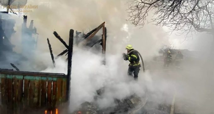 У Запоріжжі протягом дня горіли дві господарчі споруди