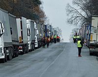 ДПСУ: Польща блокує три пункти пропуску, в черзі понад 3400 вантажівок