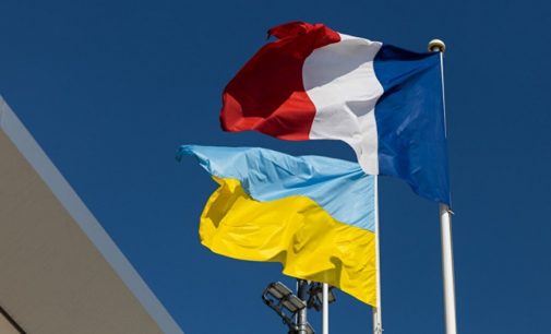 Французькі сенатори закликали збільшити постачання зброї після візиту до України