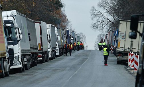 У Польщі заперечують, що перевізники блокують постачання військової допомоги в Україну