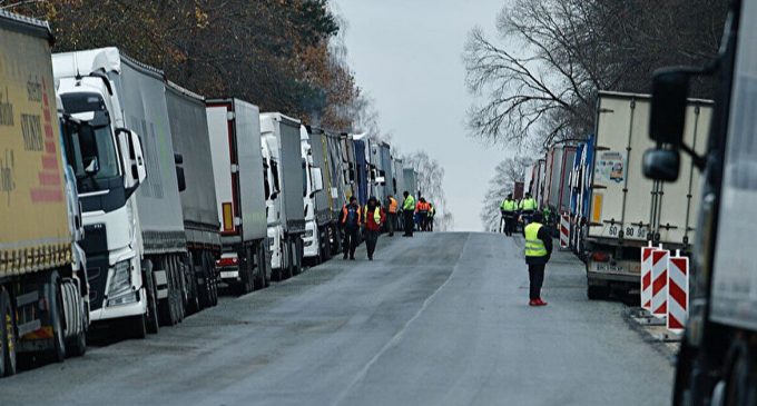 У Польщі заперечують, що перевізники блокують постачання військової допомоги в Україну