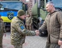 Громада Києва передала бійцям 20 нових вантажних автомобілів – Кличко