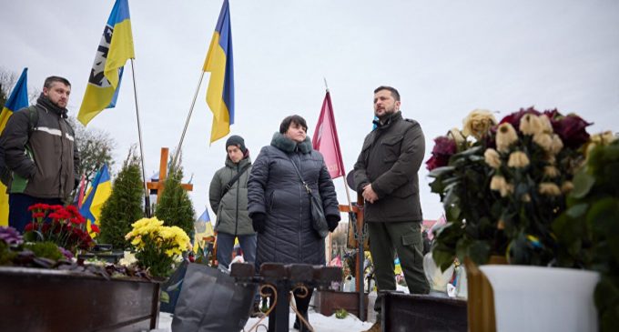 Зеленський у Львові вшанував пам’ять полеглих українських військових