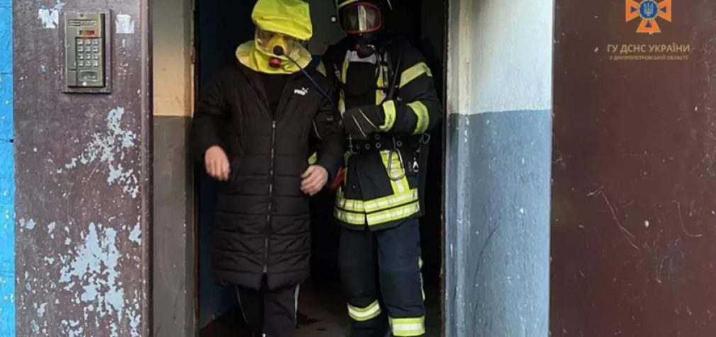 На пожежі у Кривому Розі врятували 6 осіб, 1 жінка загинула