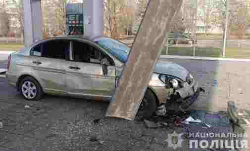 Через ворожі обстріли постраждали троє нікопольців: поліція Дніпропетровщини працює на місцях влучань