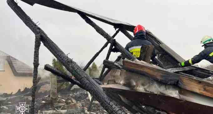 У Новокодацькому районі Дніпра ліквідували займання житлового будинку