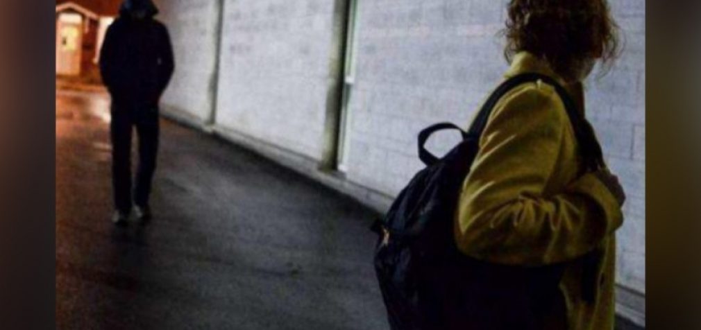 Зі спини напав на 67-річну жінку: поліцейські Кривого Рогу затримали зловмисника