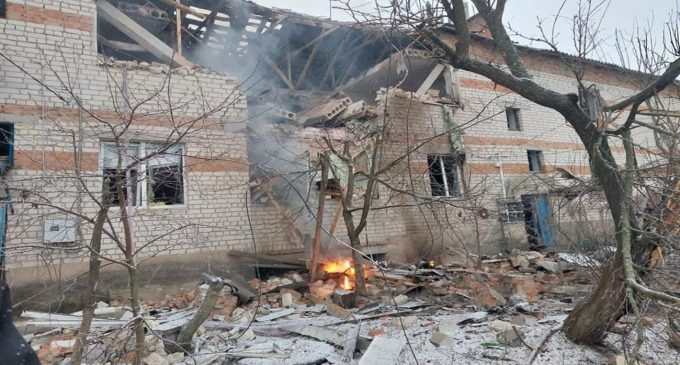 Росіяни “Шахедом” атакували будинок в Сумській області: є поранені