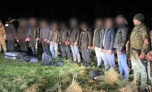 Прикордонники завадили групі чоловіків незаконно дістатися молдовського берега Дністра