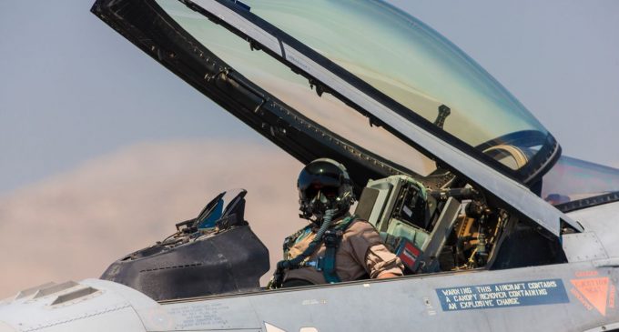 У Пентагоні розповіли, коли українські льотчики можуть закінчити навчання на F-16