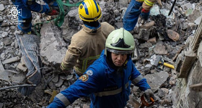 ДСНС: У Києві завершили рятувальні роботи після атаки 29 грудня