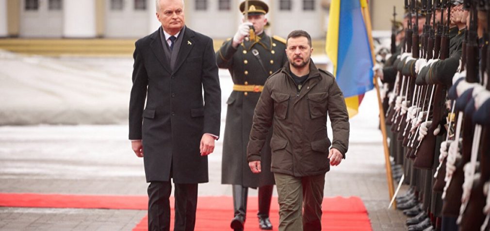 Зеленський прибув до Вільнюса: зустрівся з президентом Литви