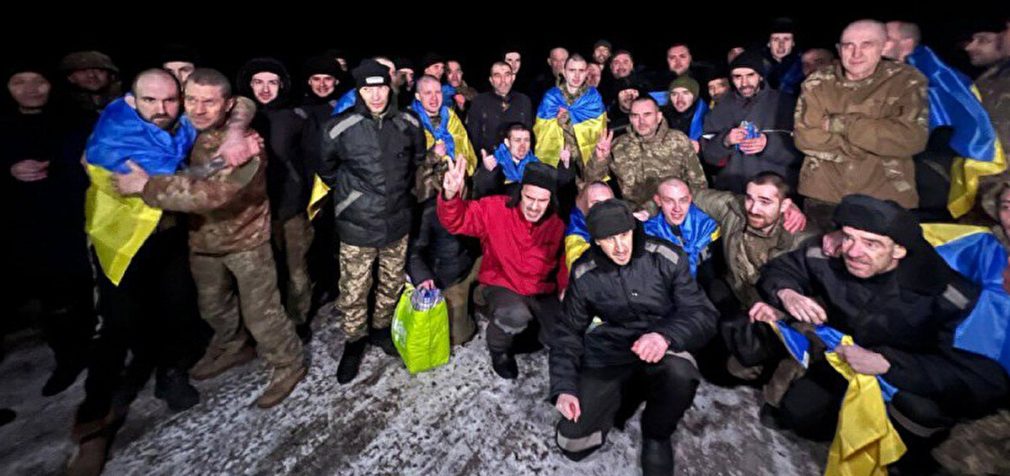 Україна повернула понад 200 бійців та цивільних із полону Росії
