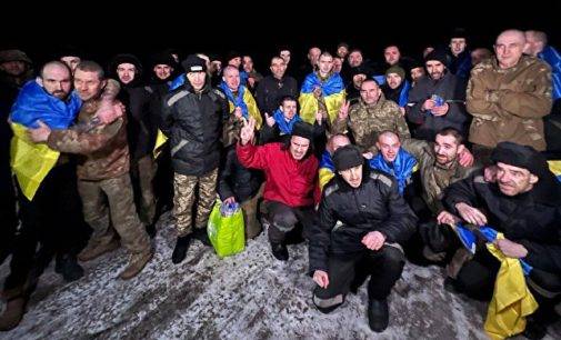 Україна повернула понад 200 бійців та цивільних із полону Росії