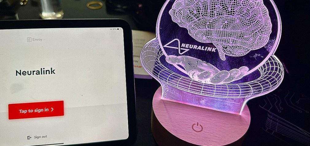 Neuralink вперше вживив чип у мозок людини – Маск