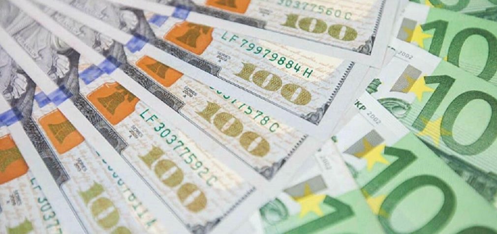 Банки ввезли до України рекордну кількість готівкової валюти – НБУ