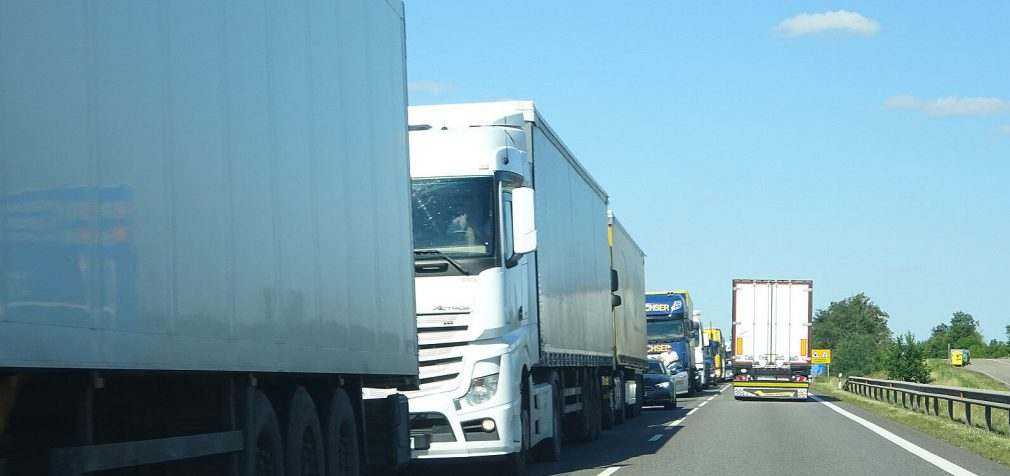 Польські перевізники продовжують блокаду: яка ситуація на кордоні