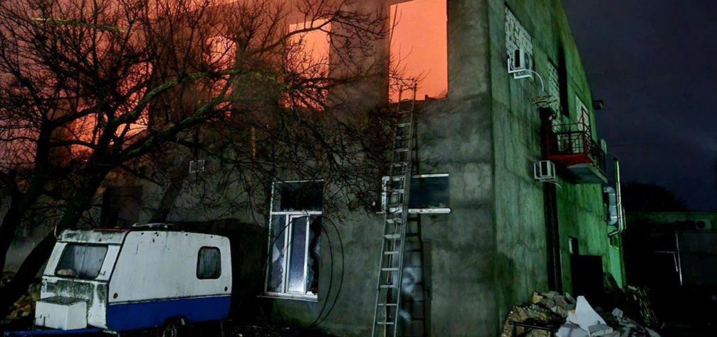 В Одесі через удар дронами-камікадзе є жертва, під завалами можуть бути люди