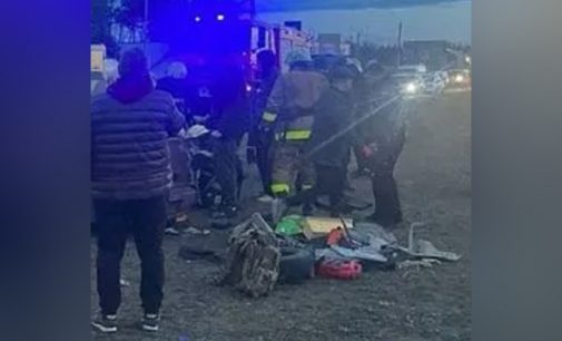 У Кам’янському водій Daewoo на швидкості влетів у бетонний стовп на мосту: постраждали двоє людей