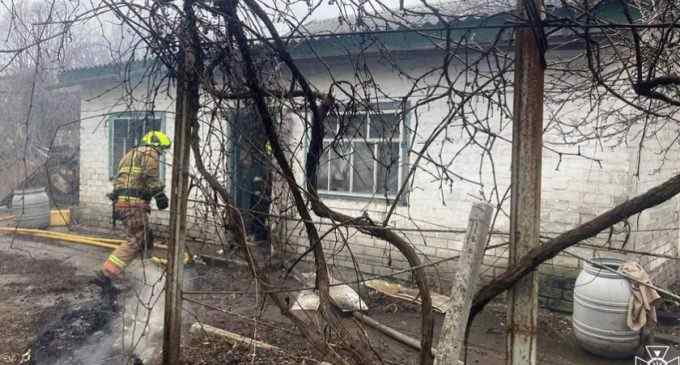 На пожежі у Дніпровському районі виявили чоловіка без ознак життя: деталі