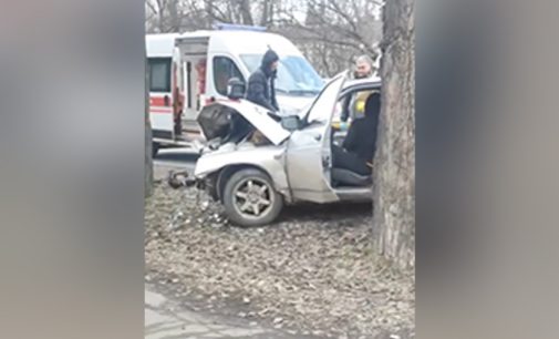 У Павлограді зіштовхнулись ВАЗ та Mitsubishi: подробиці ДТП з трьома постраждалими