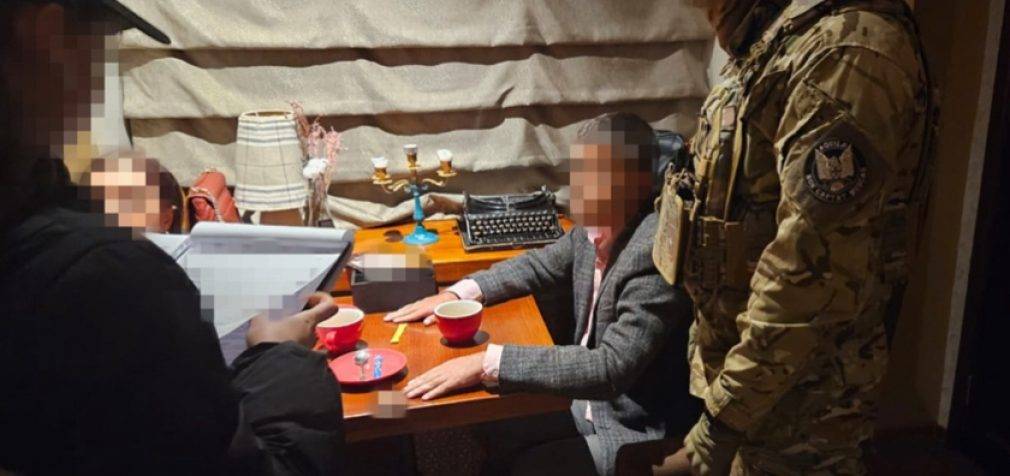 До 10 років тюрми: на хабарі викрили заступника голови Запорізької облради та його спільників