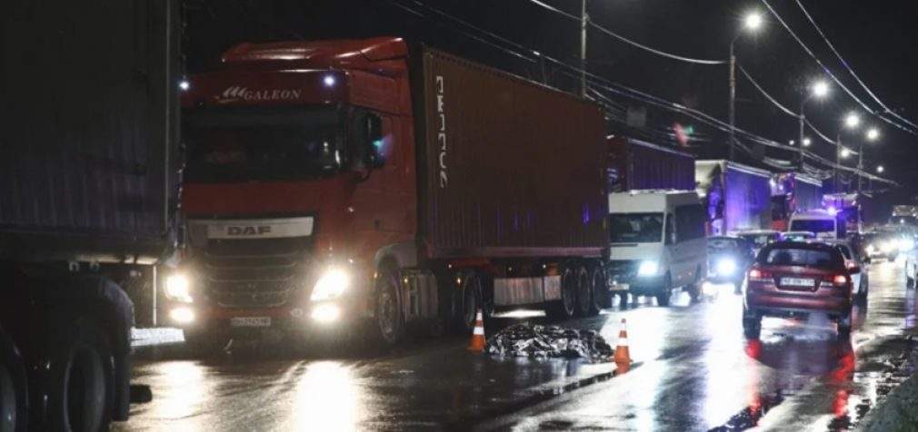 На проспекті Сергія Нігояна у Дніпрі фура DAF на смерть збила чоловіка