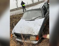 Відмовили гальма: на трасі М-30 у Дніпропетровській області ЗАЗ вилетів в кювет