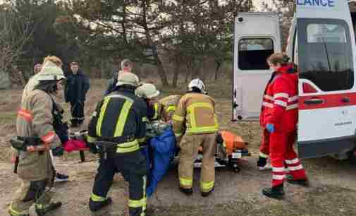 Впала з коня: запорізькі рятувальники надали допомогу жінці, яка травмувалась
