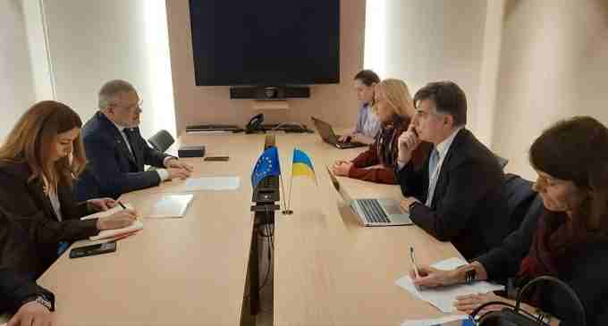 Єврокомісар: ЄС не зацікавлений у транзиті російського газу через Україну