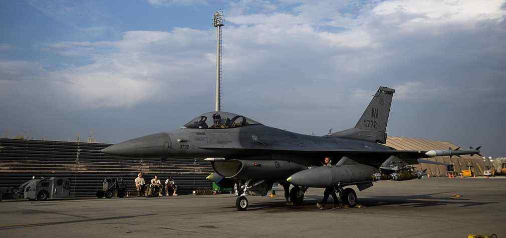 Перші пілоти завершить навчання на F-16 у США до літа