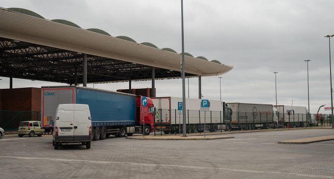 У чергах на польському кордоні майже 2500 вантажівок – ДПСУ