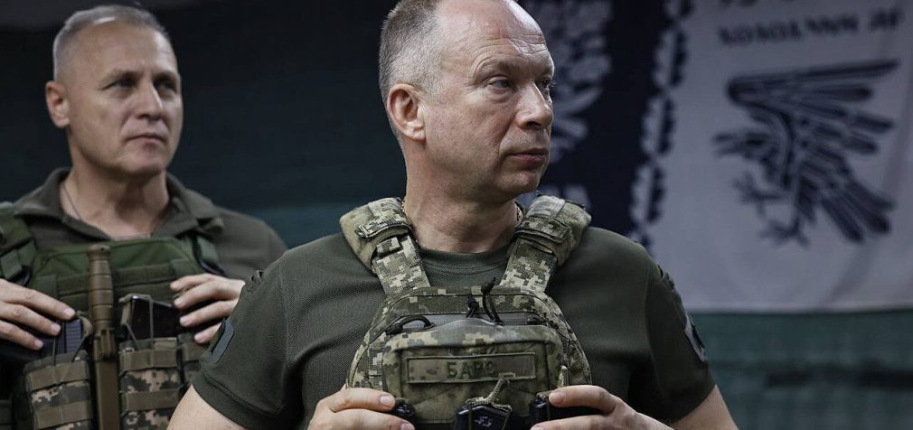 Міністр оборони представив Генштабу Сирського та подякував Залужному