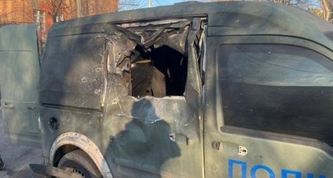 На Дніпропетровщині окупанти поцілили безпілотником по поліцейському автомобілю