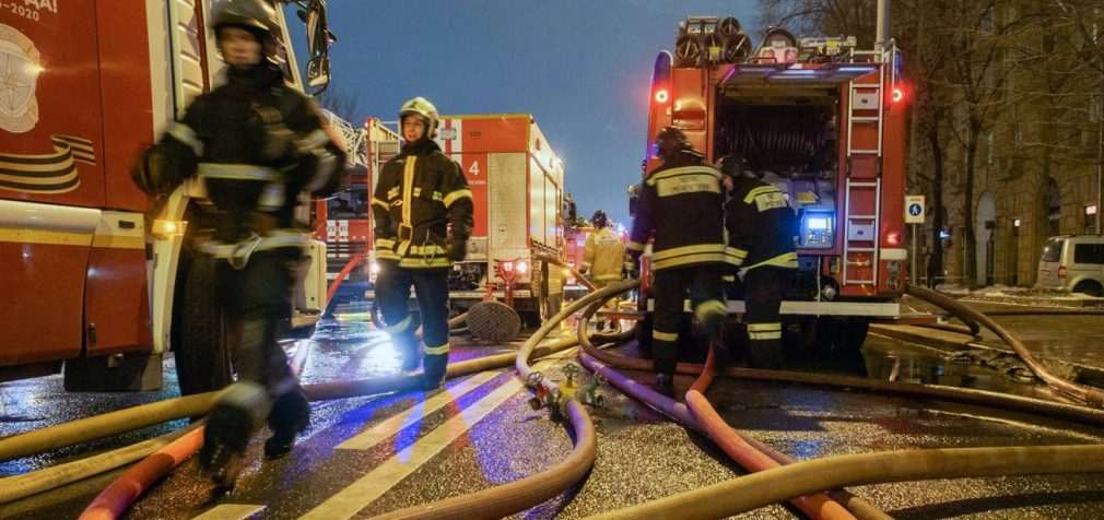 У російському Іжевську спалахнула масштабна пожежа на підприємстві (відео)