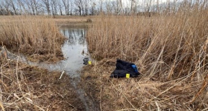 Задушив та кинув тіло у річку: поліція Синельниківщини оголосила підозру місцевому жителю за вбивство сусіда