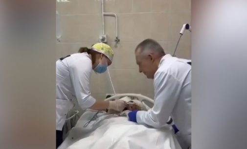 Після 11 діб коми у лікарні Дніпра прийшов до тями тяжкопоранений боєць