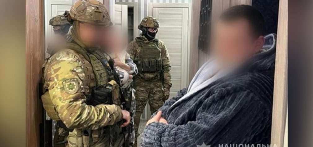 Понад чотири мільйони гривень збитків: поліцейські Дніпропетровщини викрили шахраїв, які обкрадали банківські рахунки громадян