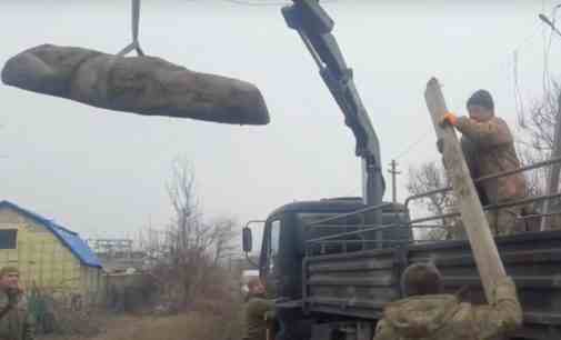 До Дніпра доставили кам’яну бабу з прифронтового села Донецької області