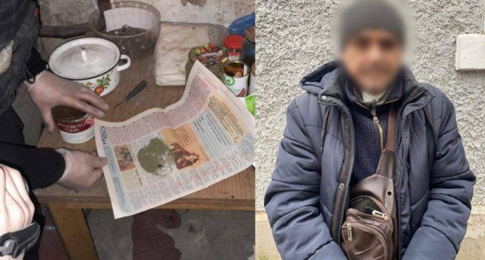 Збував наркотики на території прифронтового Оріхова: запорізькі поліцейські затримали 57-річного наркоділка