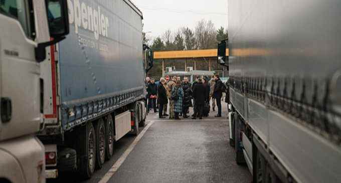 У ЄБА оцінили збитки через блокування пунктів пропуску на польсько-українському кордоні