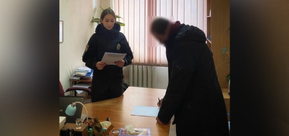 Грабували на вулицях міста: поліцейські Дніпра виявили двох зловмисників