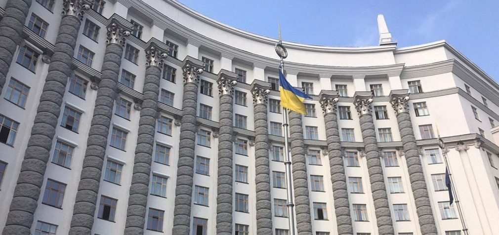 Кабмін обговорює додатковий податок на товари РФ, щоб направити його Україні