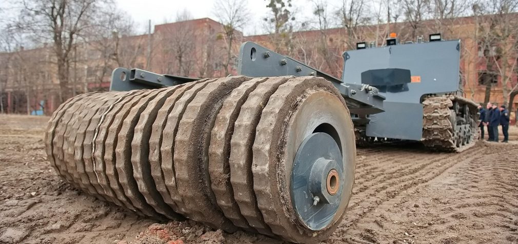 ООН та Канада передали Україні обладнання для розмінування територій