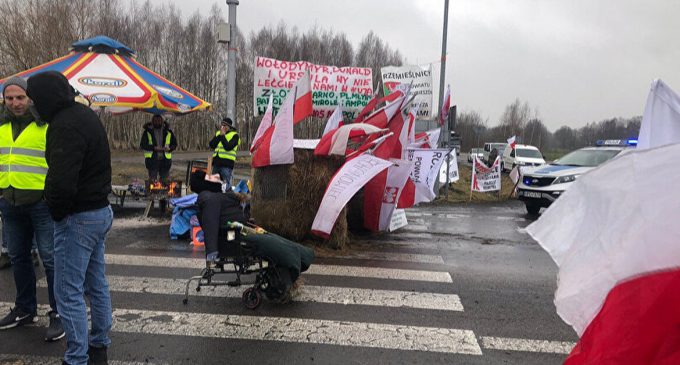 Український консул їде на КПП “Дорогуськ” через повідомлення про блокування автобусів