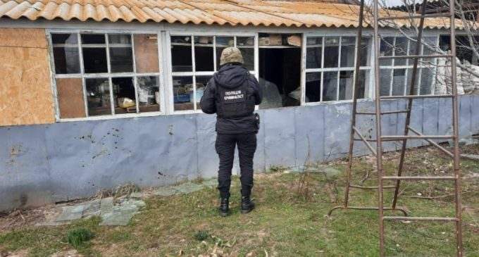Окупант вчергове атакував Нікопольський район: поліцейські документують наслідки