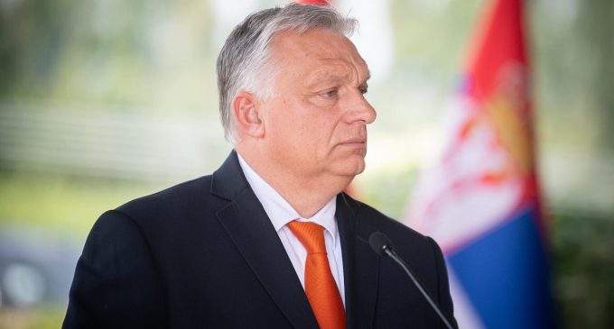 Орбан звинуватив Захід у “розпалюванні війни” дискусією про війська в Україні