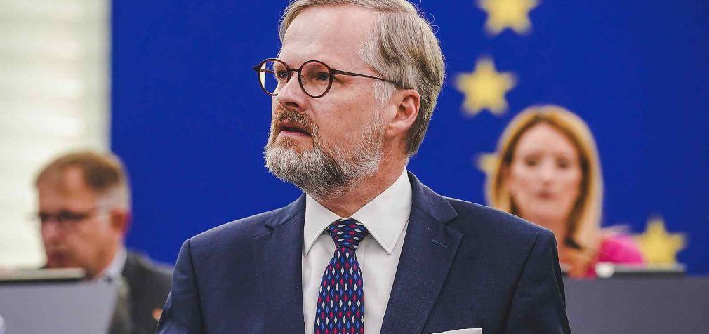 Ніхто у ЄС не планує вводити війська в Україну – прем’єр Чехії