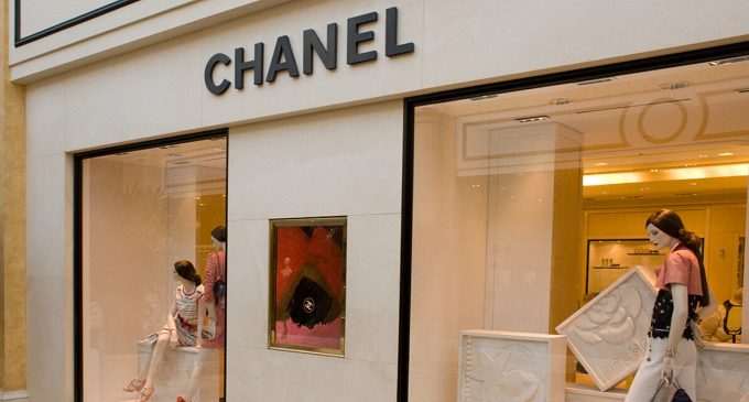 Chanel згортає діяльність на російському ринку – росЗМІ