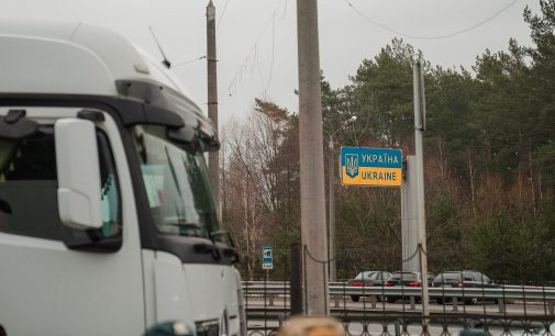 Польські фермери продовжують блокувати три КПП з Україною – ДПСУ